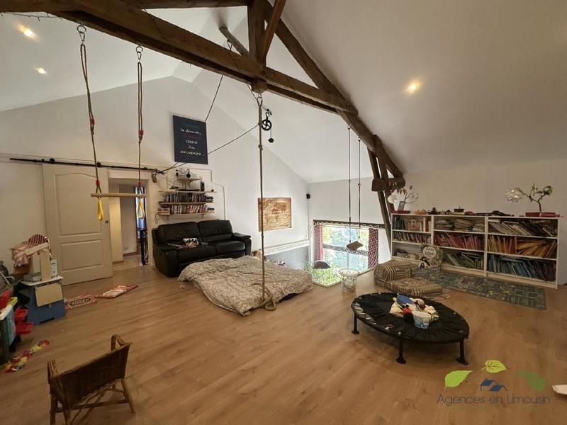 Maison - 225 m² - 8 pièces