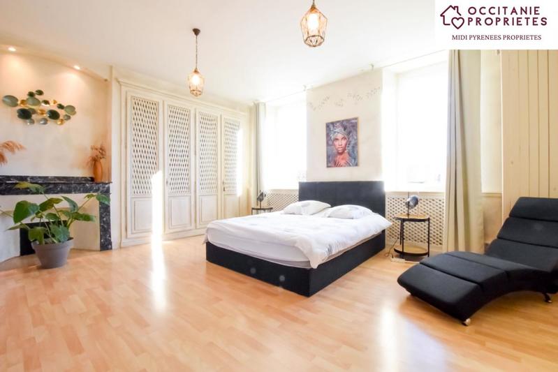 Propriété - 625 m² - 15 pièces