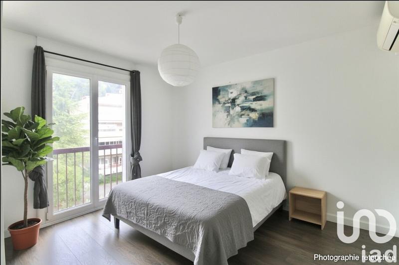 Appartement - 83 m² - 3 pièces