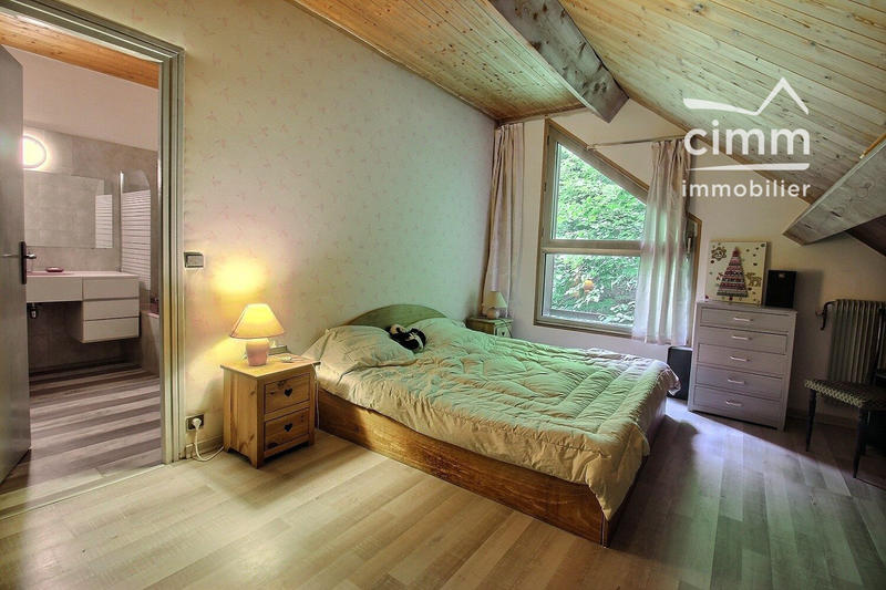 Villa - 363 m² - 6 pièces