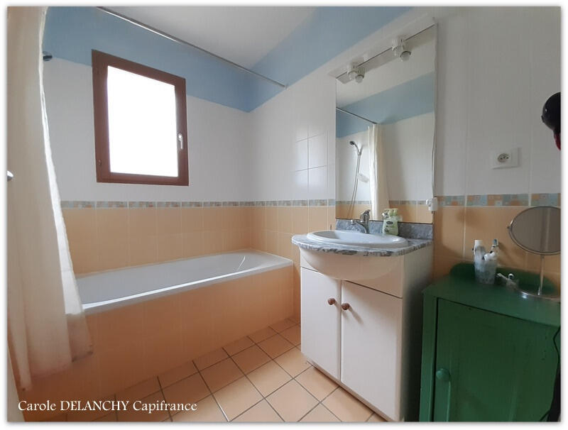 Maison - 96 m² - 4 pièces