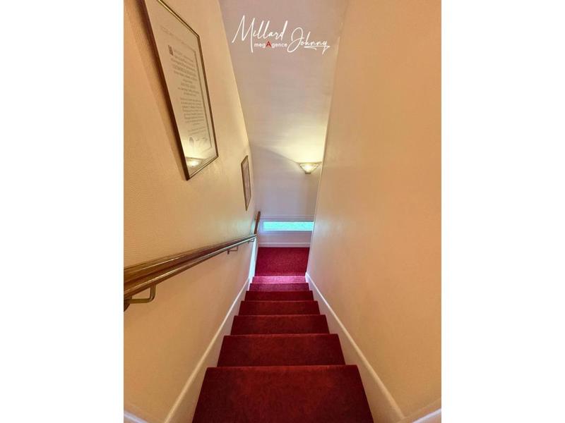 Maison - 198 m² - 6 pièces