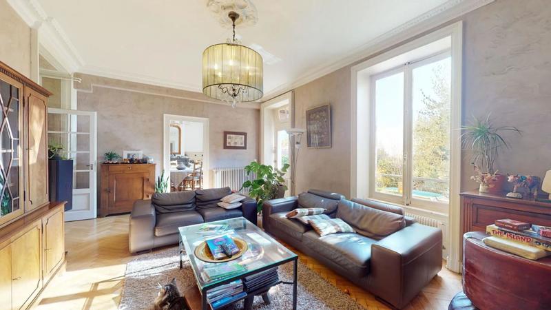 Maison - 280 m² - 7 pièces