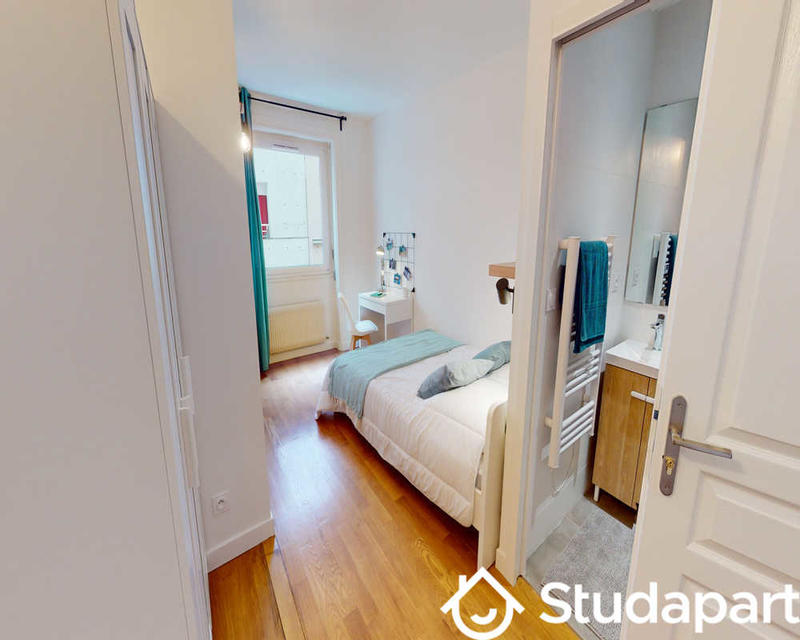 Chambre - 150 m² - 1 pièce