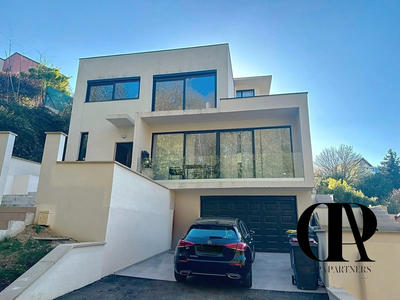 Villa - 185 m² - 6 pièces