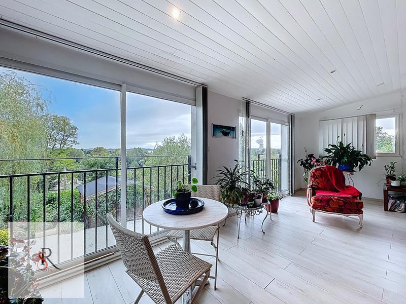 Maison - 265 m² - 8 pièces