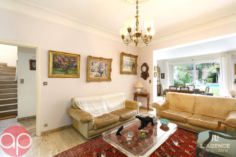 Maison - 264 m² - 10 pièces