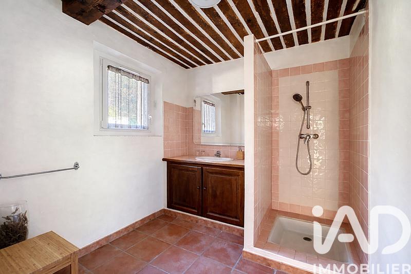 Maison - 204 m² - 7 pièces