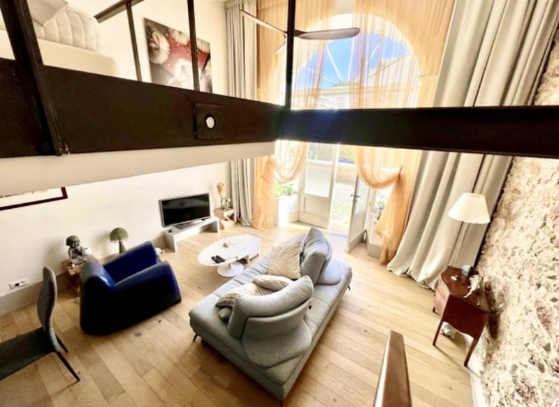 Loft - 83 m² - 3 pièces