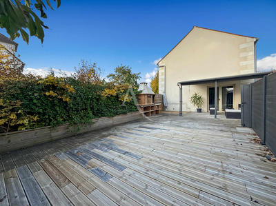 Maison - 211 m² - 8 pièces