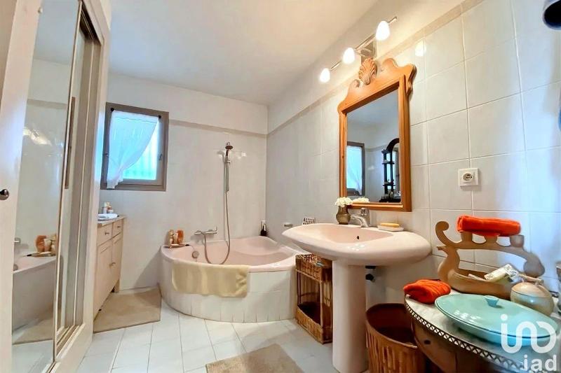 Maison - 195 m² - 6 pièces