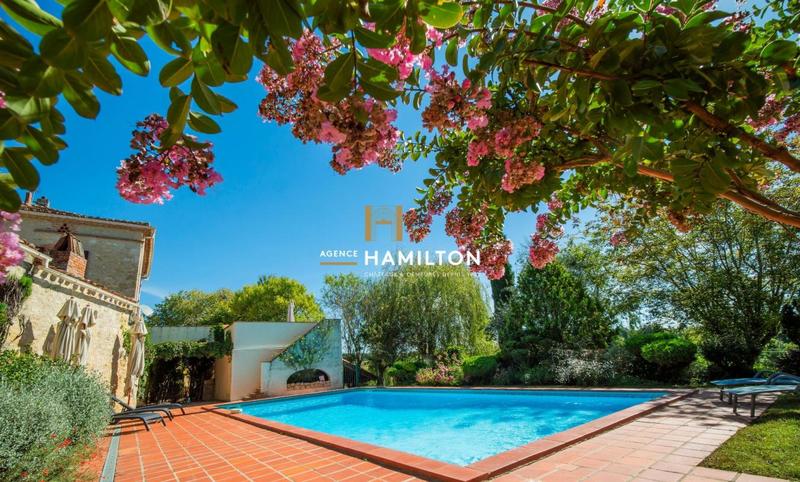 Maison de maîtres - 506 m² - 19 pièces