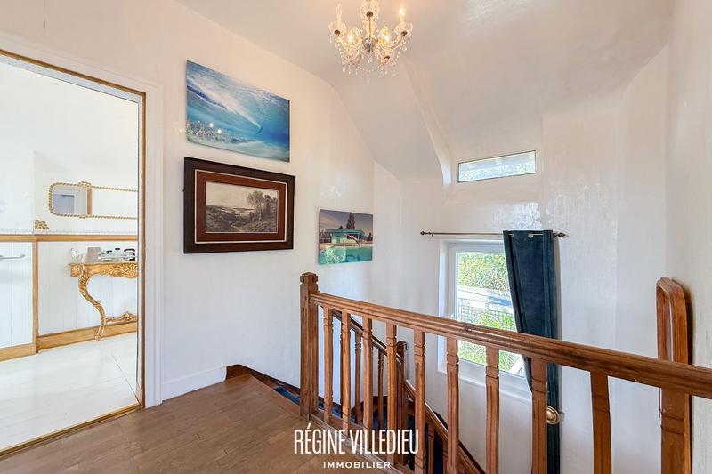 Maison - 128 m² - 7 pièces