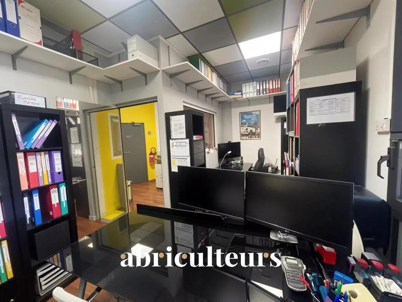 Bureau - 65 m² - 5 pièces