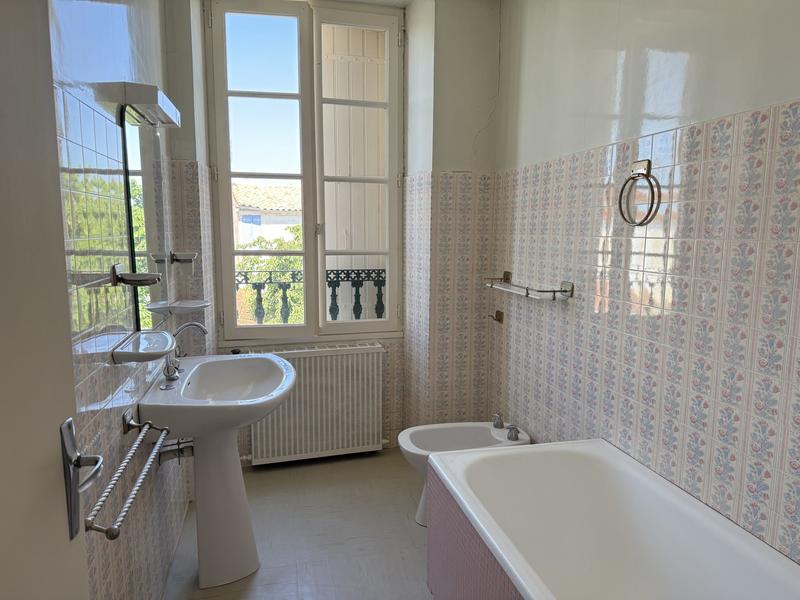 Maison - 184 m² - 9 pièces