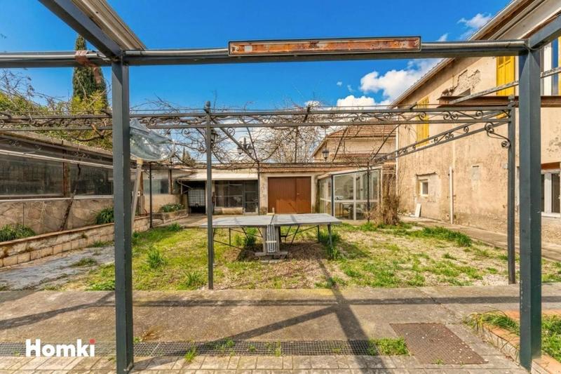 Maison - 210 m² - 6 pièces