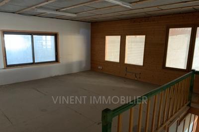 Local commercial - 766 m²