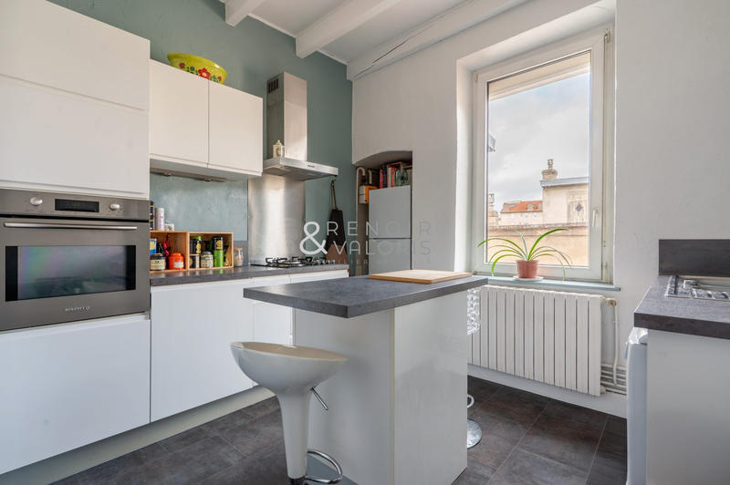 Appartement - 101 m² - 5 pièces