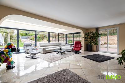 Maison - 200 m² - 7 pièces