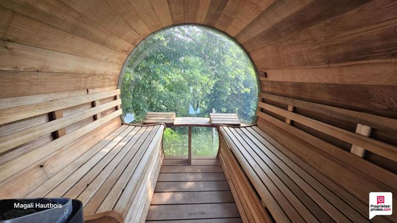 Demeure - 283 m² - 11 pièces