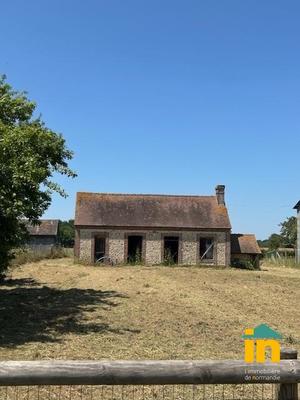 Maison de campagne - 1 900 m² - 3 pièces