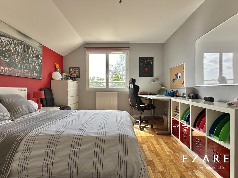 Maison - 180 m² - 8 pièces