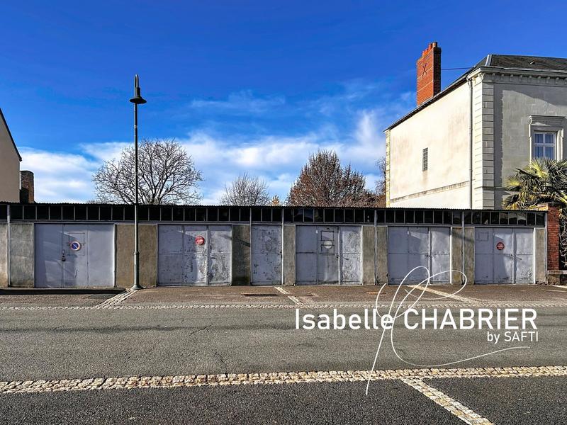 Maison - 212 m² - 7 pièces