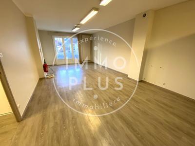 Bureau - 120 m² - 1 pièce