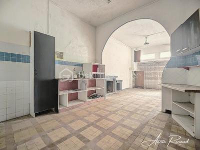 Maison - 240 m² - 7 pièces