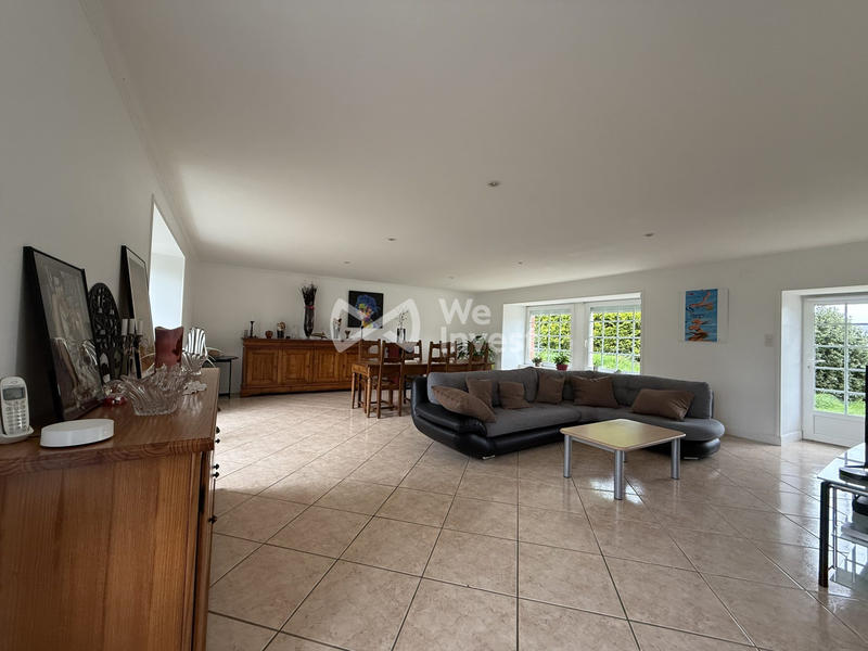 Maison - 270 m² - 9 pièces