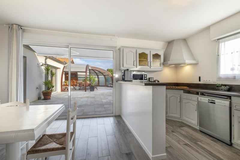 Maison - 296 m² - 7 pièces