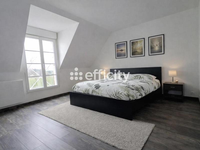 Maison traditionnelle - 210 m² - 10 pièces