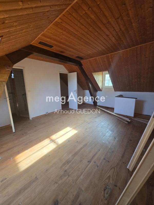 Maison - 147 m² - 11 pièces