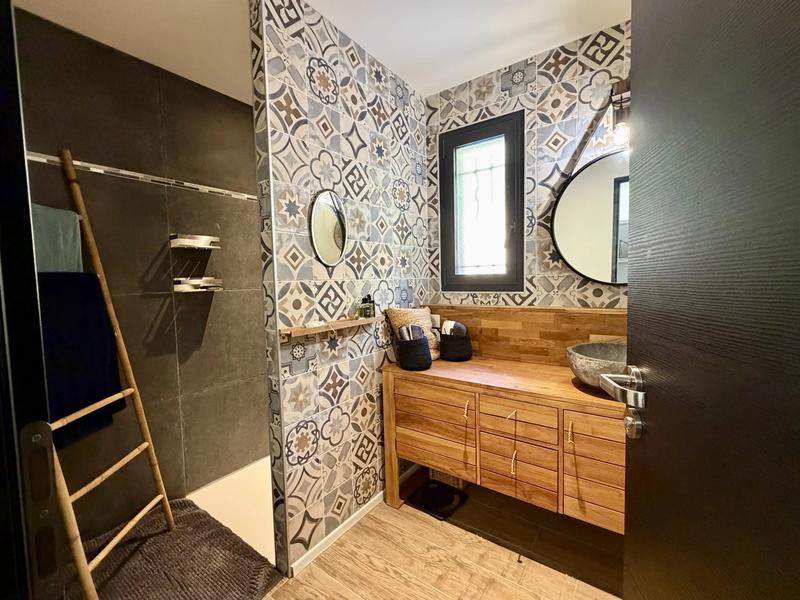 Propriété - 175 m² - 13 pièces