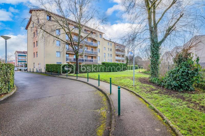 Appartement - 80 m² - 4 pièces