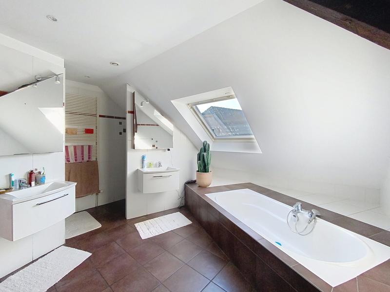 Appartement - 203 m² - 6 pièces