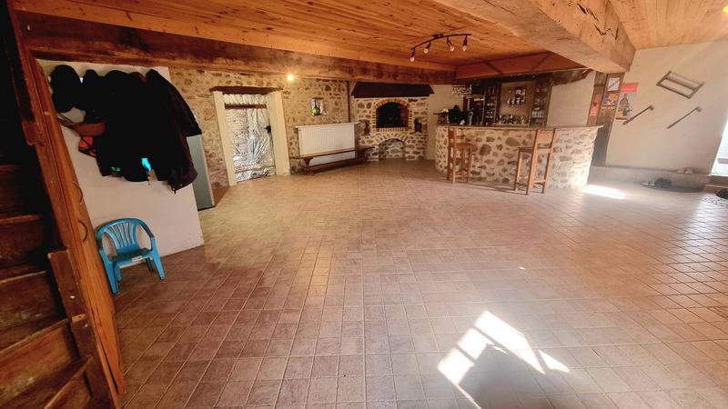 Maison - 224 m² - 7 pièces