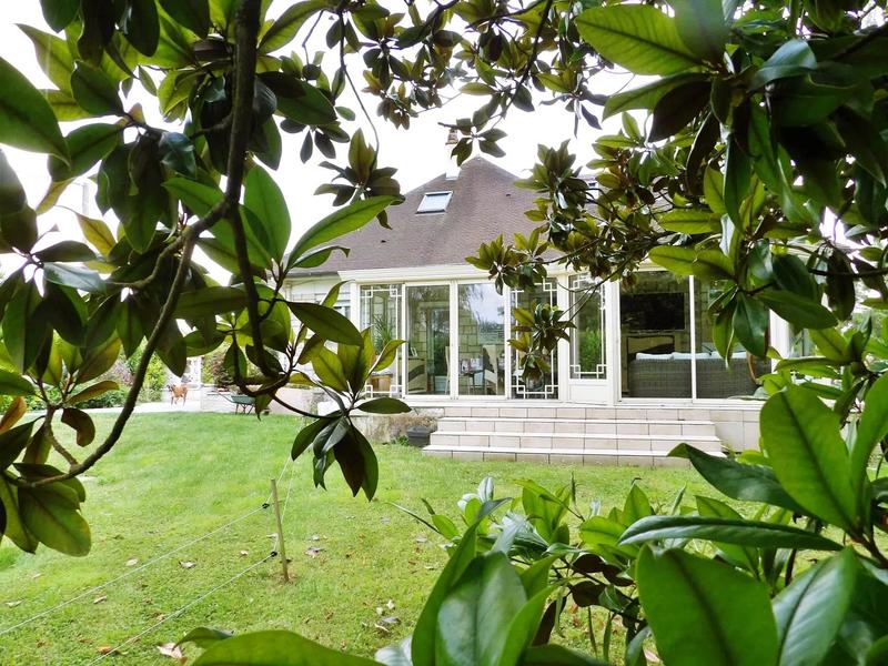 Maison - 220 m² - 8 pièces