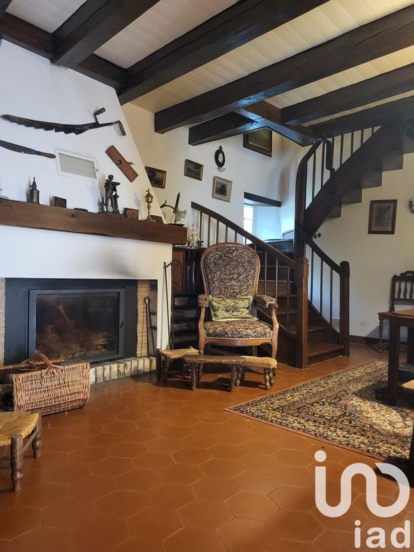 Maison - 250 m² - 8 pièces