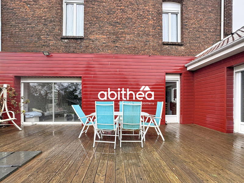 Maison - 198 m² - 8 pièces