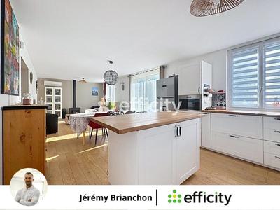 Maison - 140 m² - 5 pièces