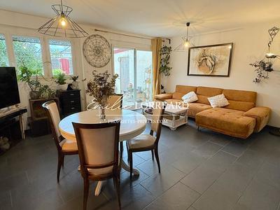 Maison - 84 m² - 4 pièces