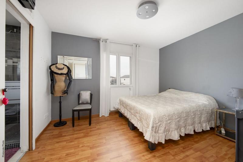 Maison - 250 m² - 5 pièces