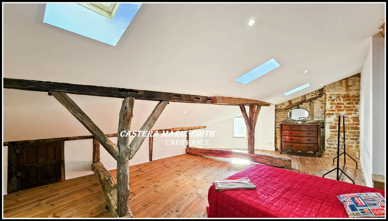 Maison en pierre - 202 m² - 7 pièces