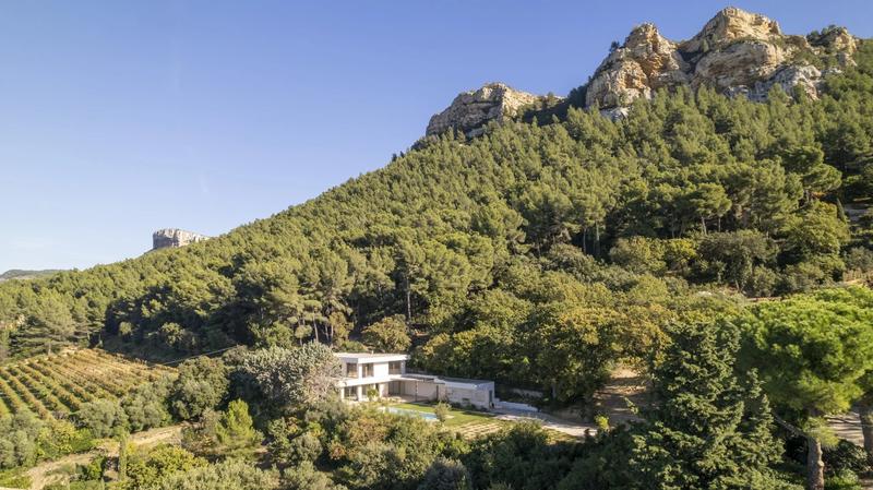 Villa - 219 m² - 8 pièces