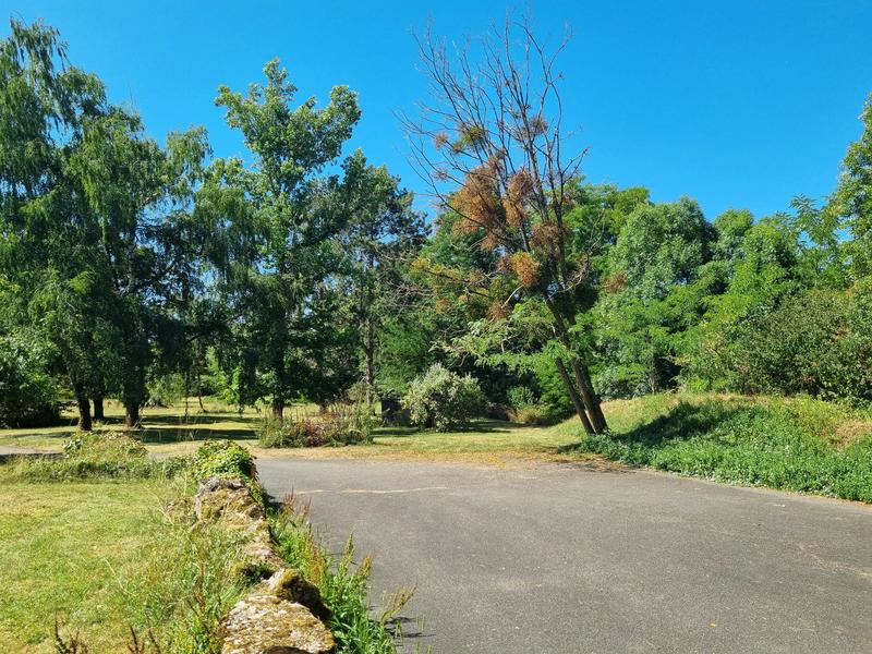 Propriété - 316 m² - 9 pièces