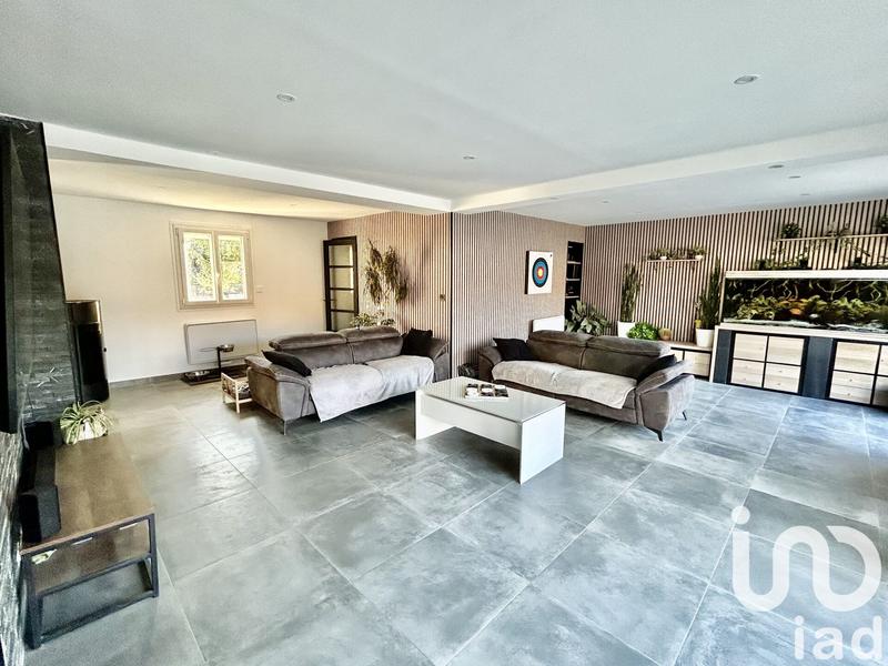 Maison - 210 m² - 7 pièces