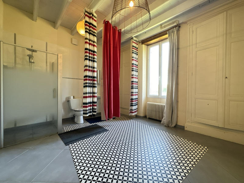 Maison - 287 m² - 10 pièces