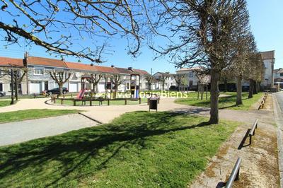 Maison - 93 m² - 5 pièces