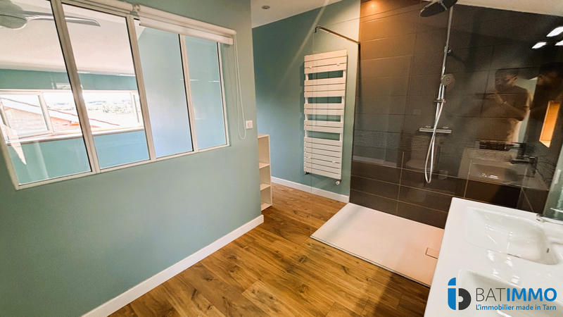 Maison - 280 m² - 6 pièces